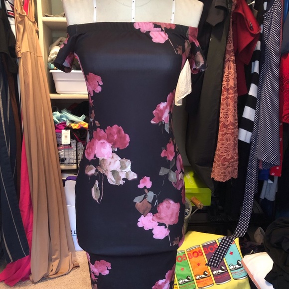 Off Shoulder Floral Bodycon Midi Dress - Picture 3 of 5